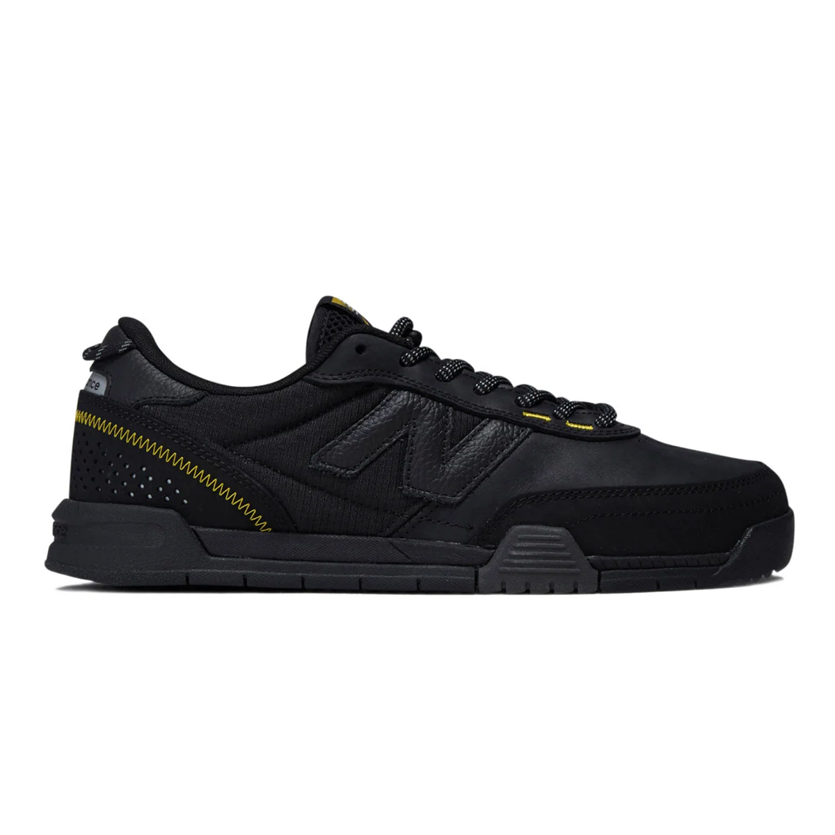 New Balance NM 400Wv2 Shoes - Black / Black